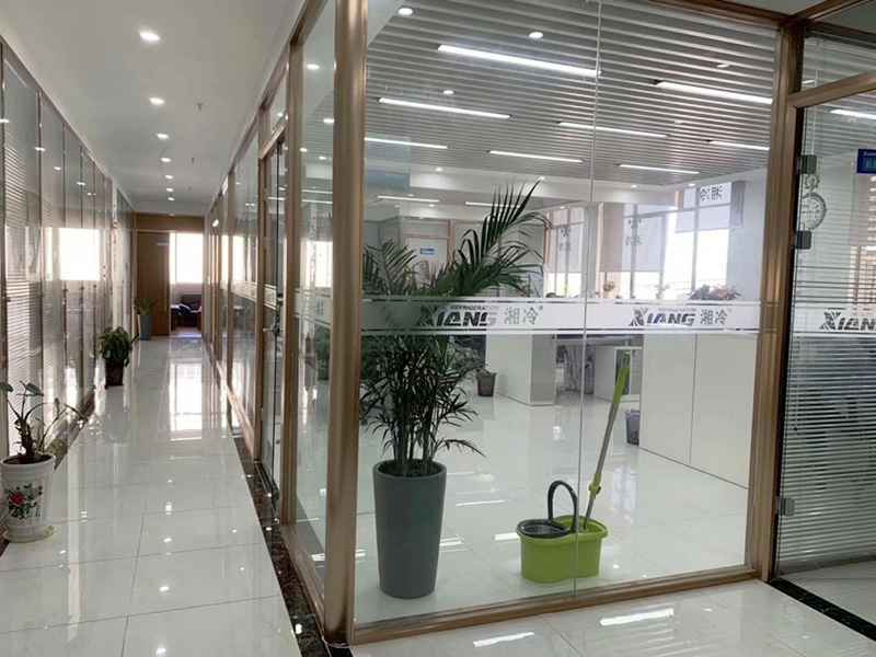 谈球吧(中国)官方网站-登录入口办公室内部